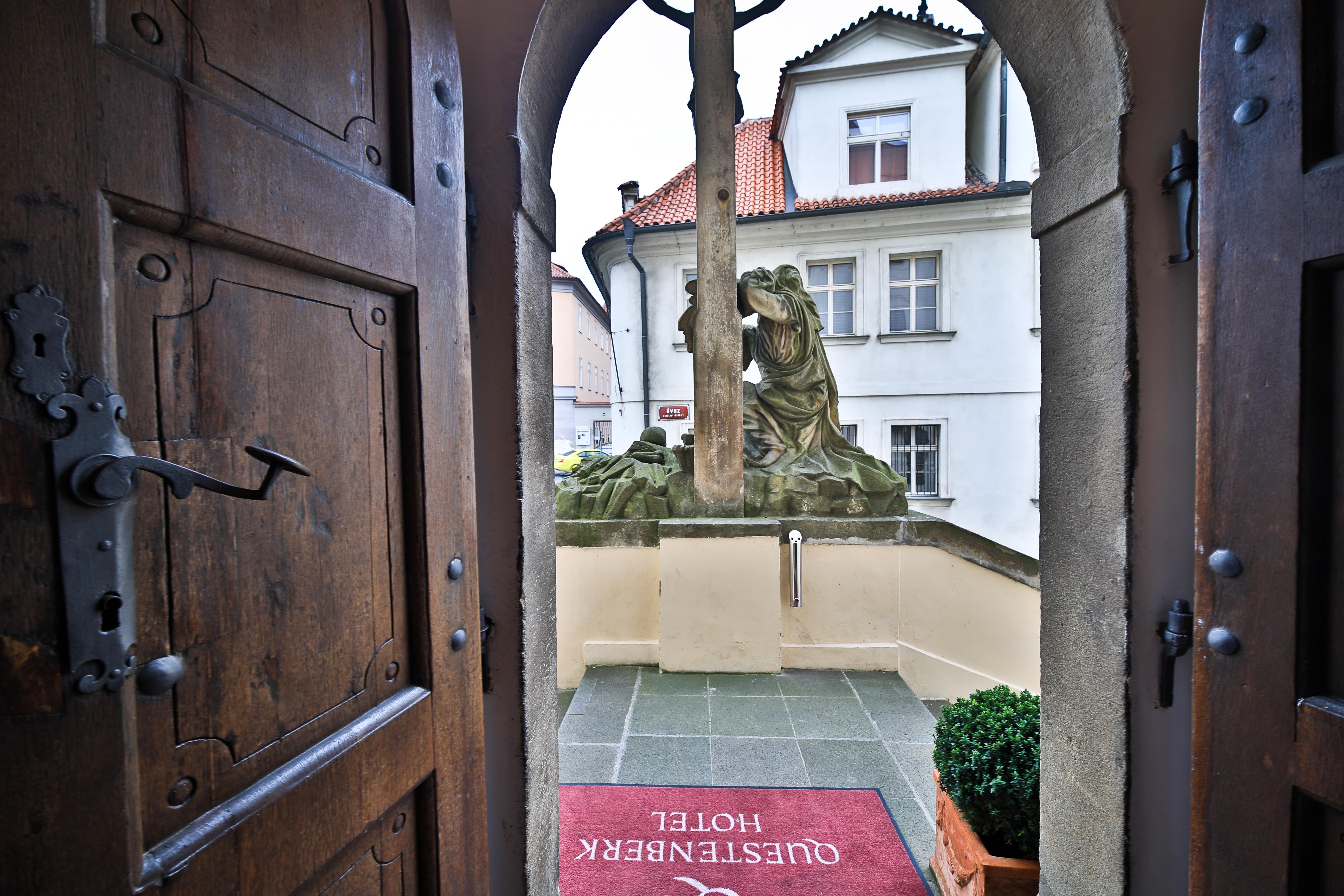 Questenberg Hotel Prague Exterior photo